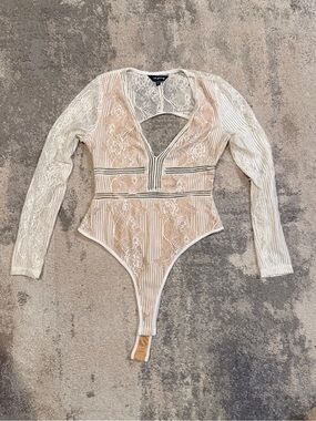 Naanaa Lace Striped V-Neck Long Sleeve Bodysuit in Ivory & Nude